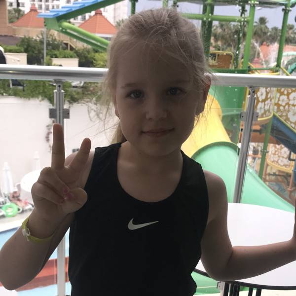 modelka s ID 0102ARSVR9 p031