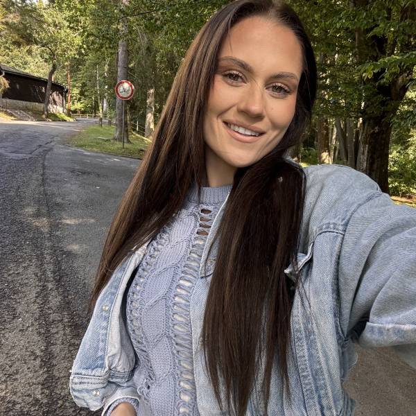 modelka s ID 0102AS2FHG p021