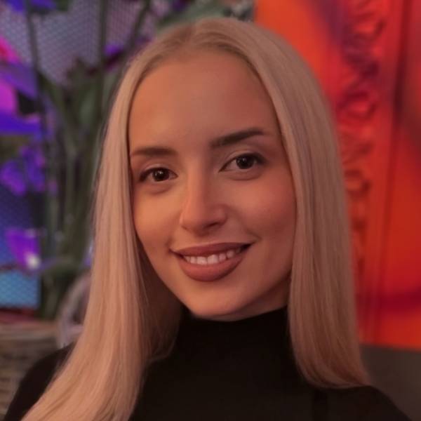 modelka s ID 0102AUSJLK p021