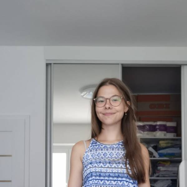 modelka s ID 0102B3AFXW p021