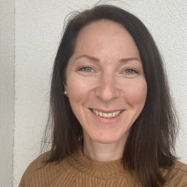 modelka s ID 0102B4CQQ9 p021