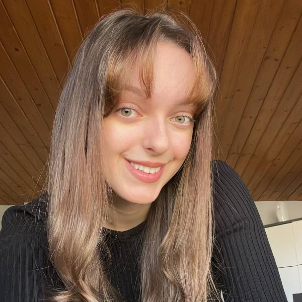 modelka s ID 0102BAXSJZ p021