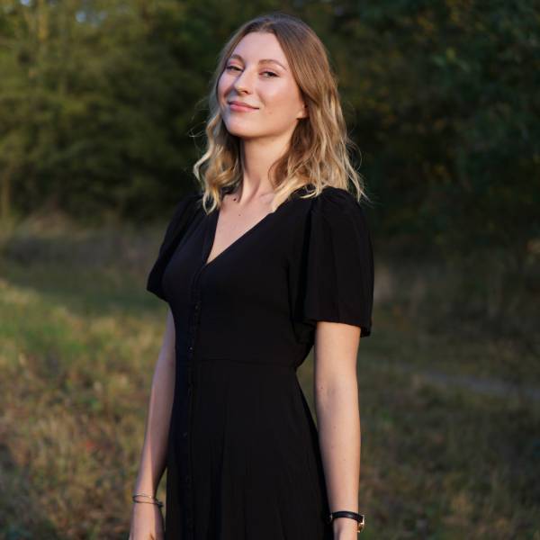 modelka s ID 0102BDYDEZ p031