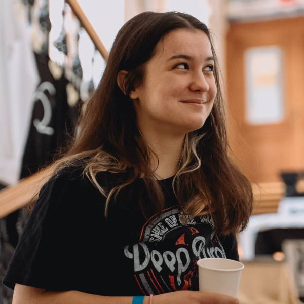 modelka s ID 0102BEZH6I p021