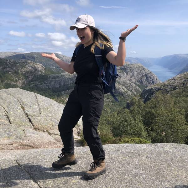 modelka s ID 0102BEZH6I p031