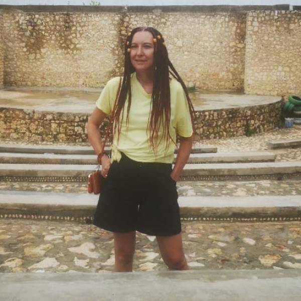 modelka s ID 0102BG1JJI p031