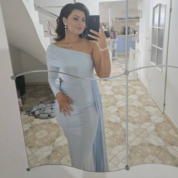 modelka s ID 0102BH38PS p031