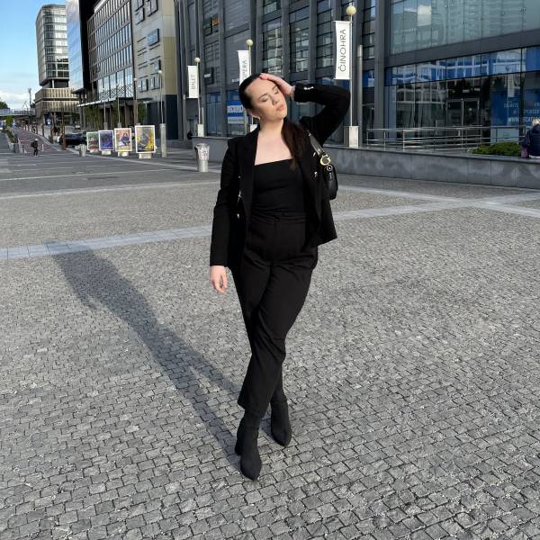 modelka s ID 0102BH8GAT p031