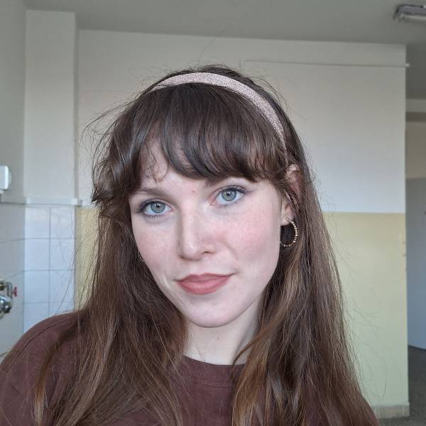 modelka s ID 0102BJFM40 p021