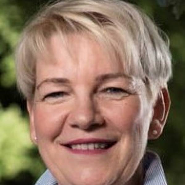 modelka s ID 0102BL3V0L p021