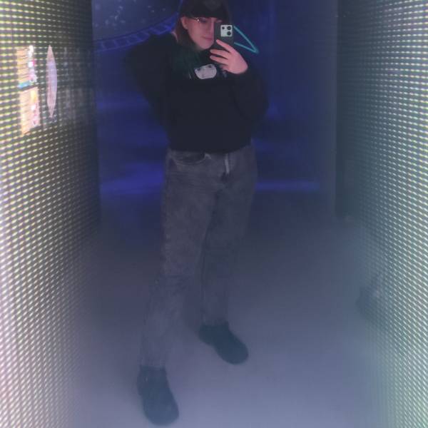 modelka s ID 0102BT0B3L p031