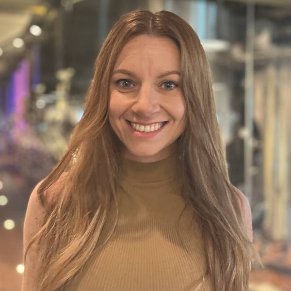 modelka s ID 0102C23YAQ p021