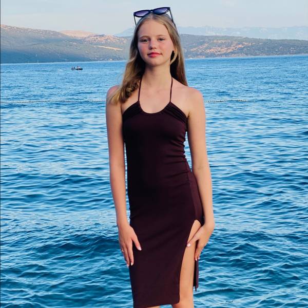 modelka s ID 0102C3QJ29 p031