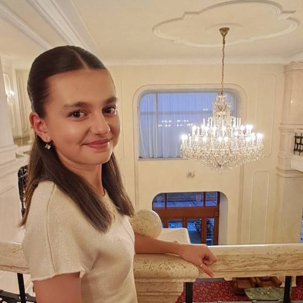 modelka s ID 0102CA40TK p021