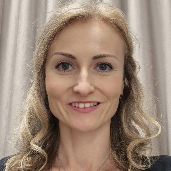 modelka s ID 0102CD1BJV p021