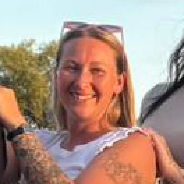 modelka s ID 0102CEA8CA p021