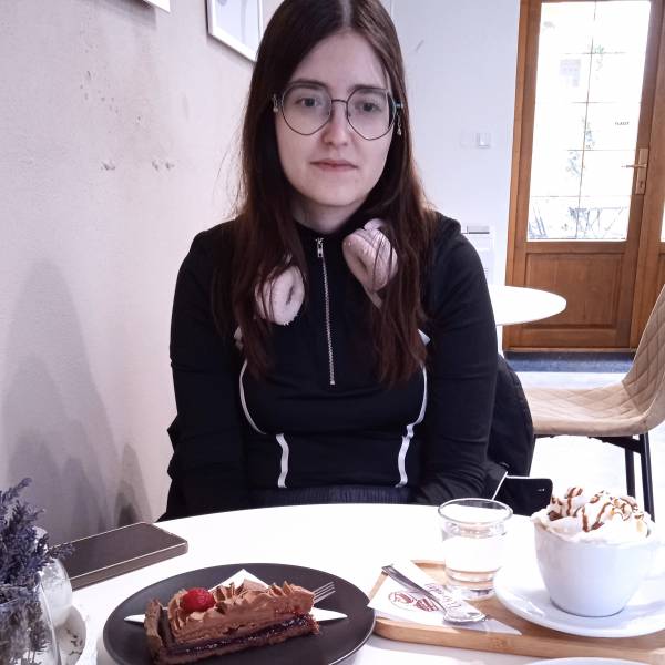 modelka s ID 0102CMF38J p021