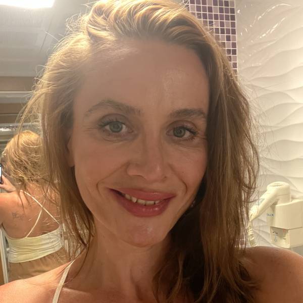 modelka s ID 0102CQXD4T p021