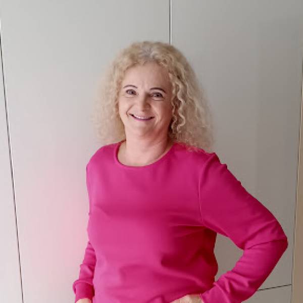 modelka s ID 0102CUSGC6 p021