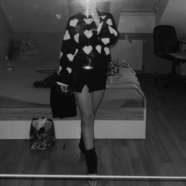 modelka s ID 0102CXOZHR p031