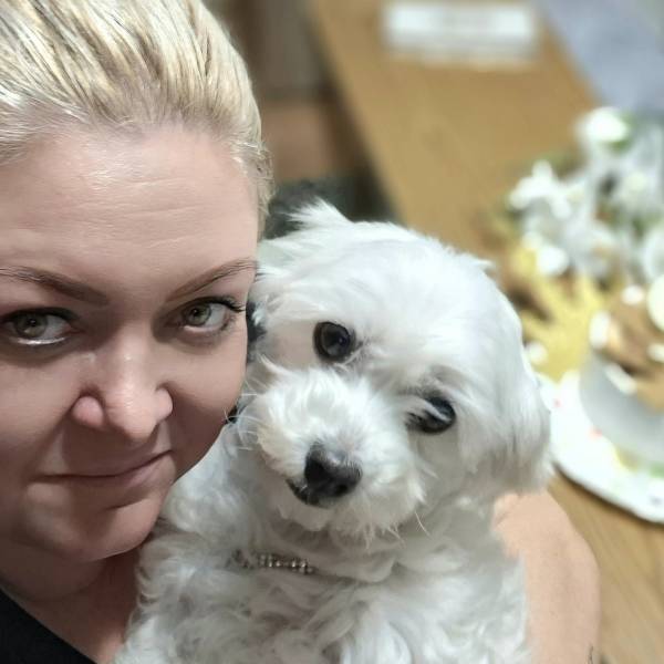 modelka s ID 0102CZDQ7W p021