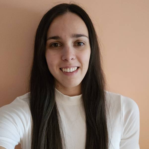 modelka s ID 0102D2DFYF p021