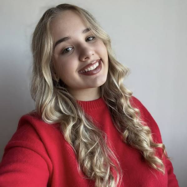 modelka s ID 0102DB37D5 p021