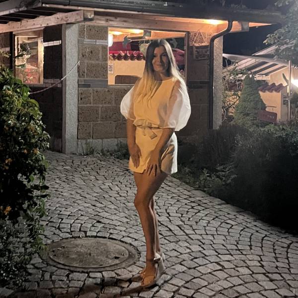 modelka s ID 0102DFJGY8 p031