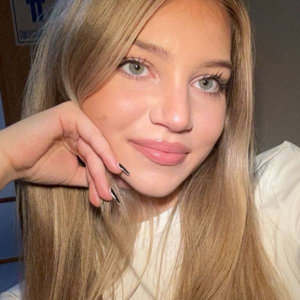 modelka s ID 0102DQ2157 p021