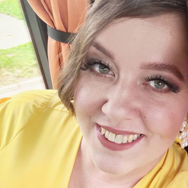 modelka s ID 0102DVZFN7 p021