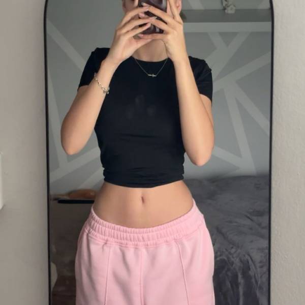 modelka s ID 0102DXNFY3 p031