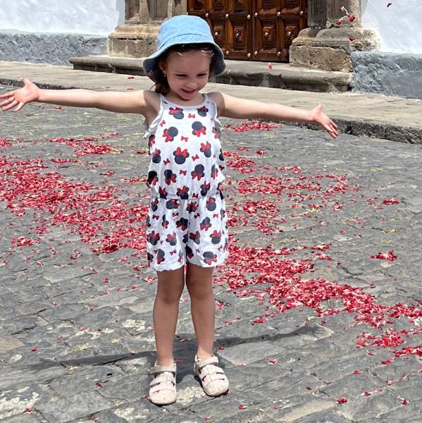 modelka s ID 0102DYV02O p031