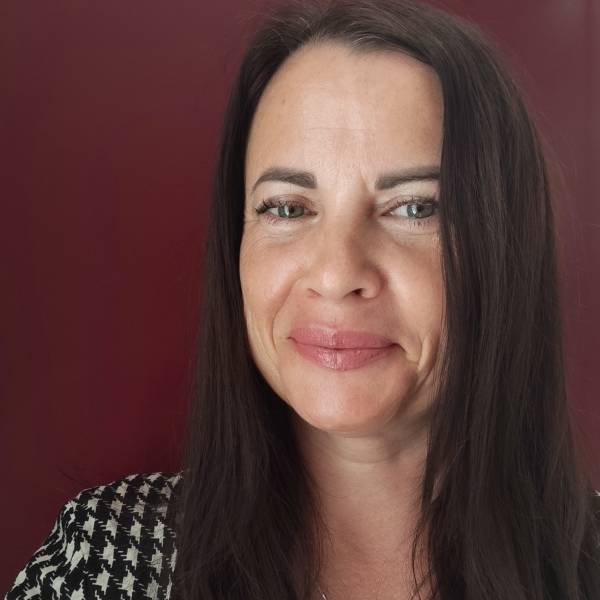 modelka s ID 0102DYZNDD p021