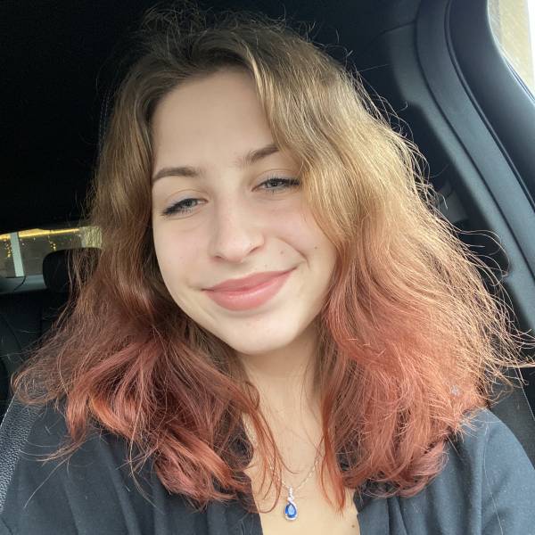 modelka s ID 0102DZHBQE p021