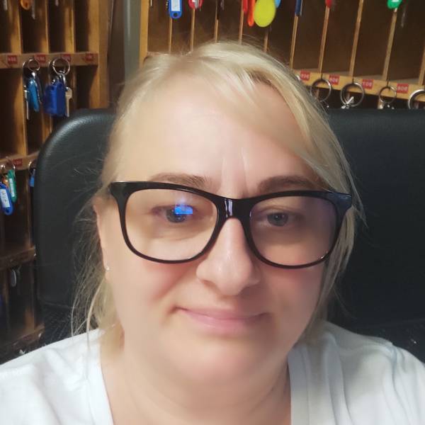 modelka s ID 0102E3G3Y4 p021