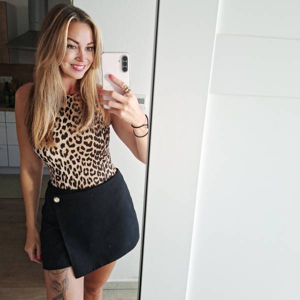 modelka s ID 0102E3SLJI p031