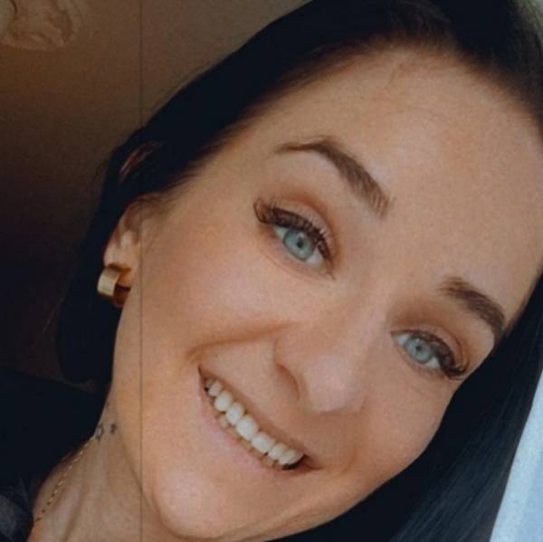 modelka s ID 0102E8GHVY p021