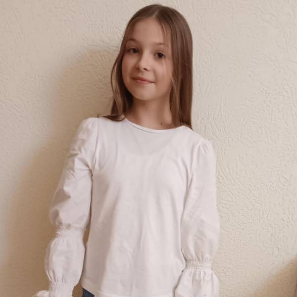 modelka s ID 0102E9FKQ9 p031