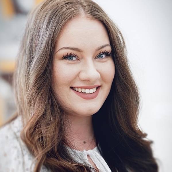 modelka s ID 0102EADUEH p021