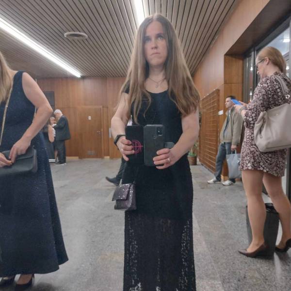 modelka s ID 0102EAL7SJ p031