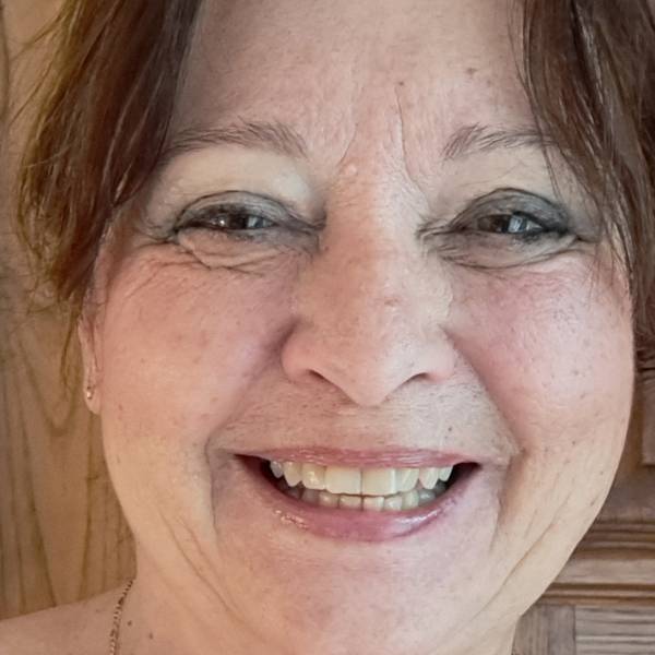 modelka s ID 0102ECISMG p021