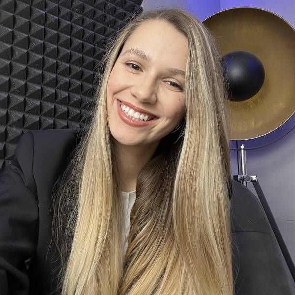 modelka s ID 0102EFCV1V p021