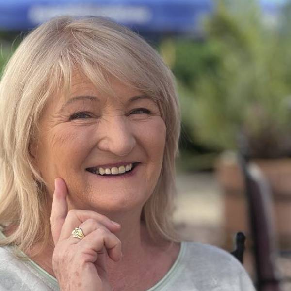 modelka s ID 0102EHJNKO p021