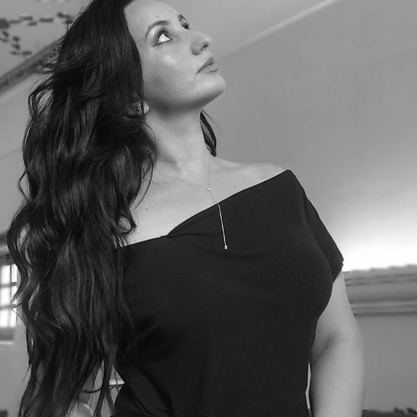 modelka s ID 0102EHN9YK p031