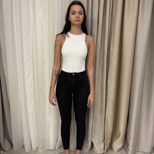 modelka s ID 0102EL90XR p031