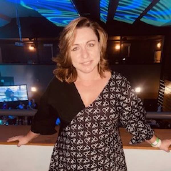 modelka s ID 0102EO5RIN p021