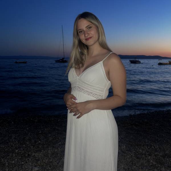 modelka s ID 0102EORR4Y p031