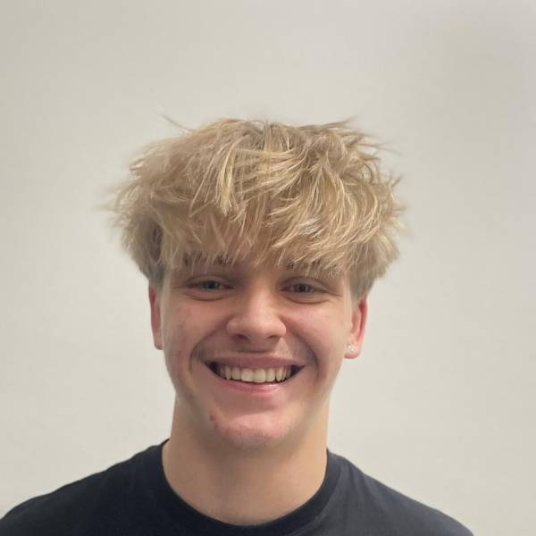 modelka s ID 0102EX7AKB p021