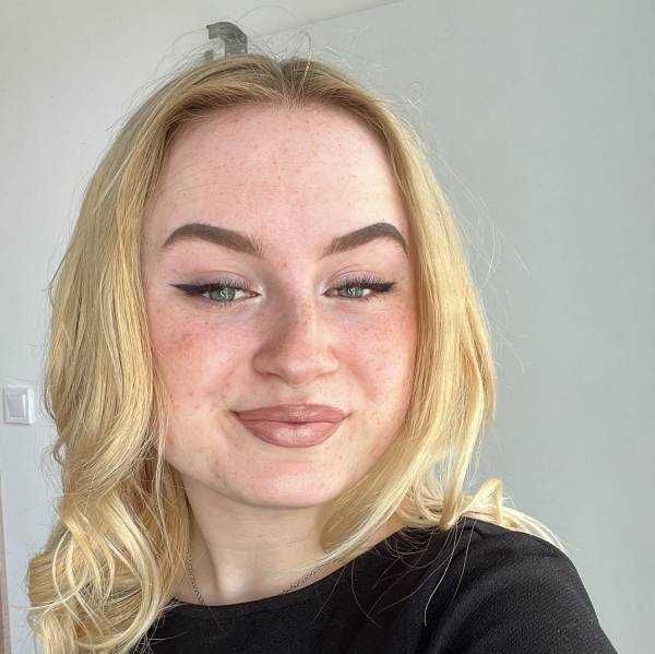 modelka s ID 0102F0S873 p021