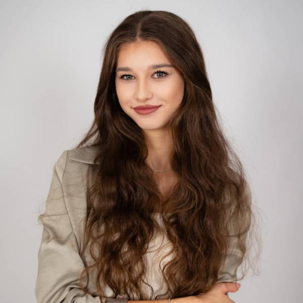 modelka s ID 0102F2QM32 p021